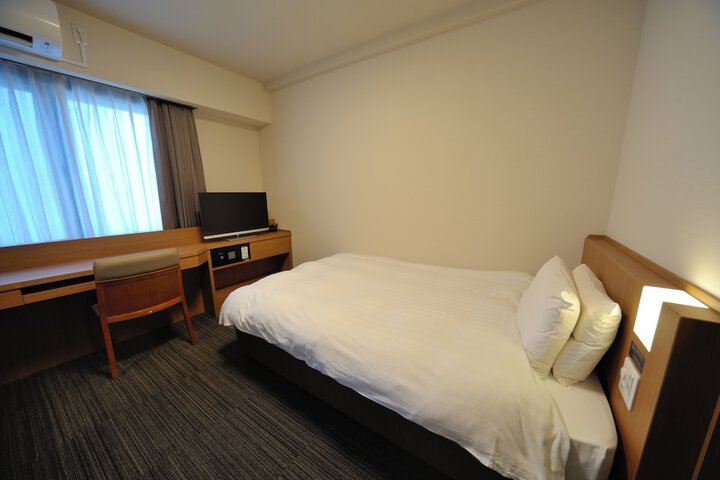 Room 12 of 64