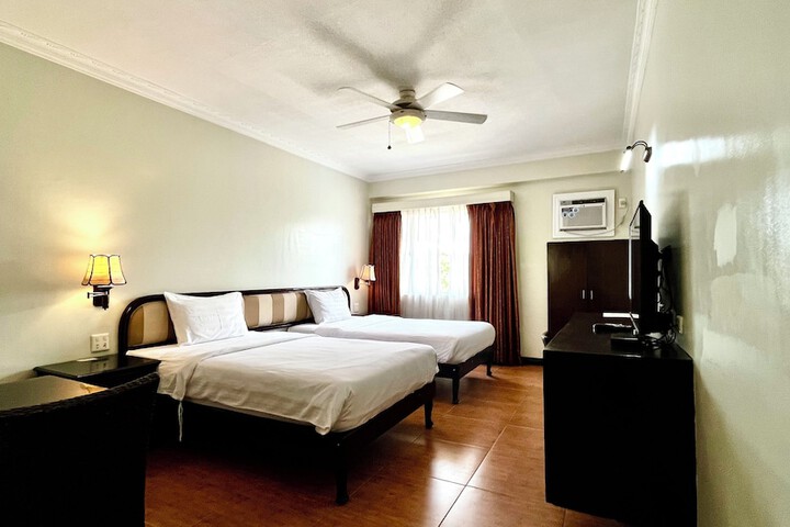 Room 3 of 17