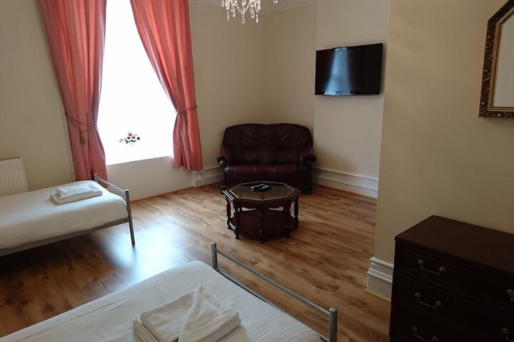 Room 12 of 25