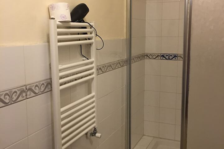 Room 12 of 42