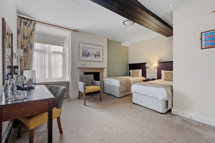 Room 11 of 23