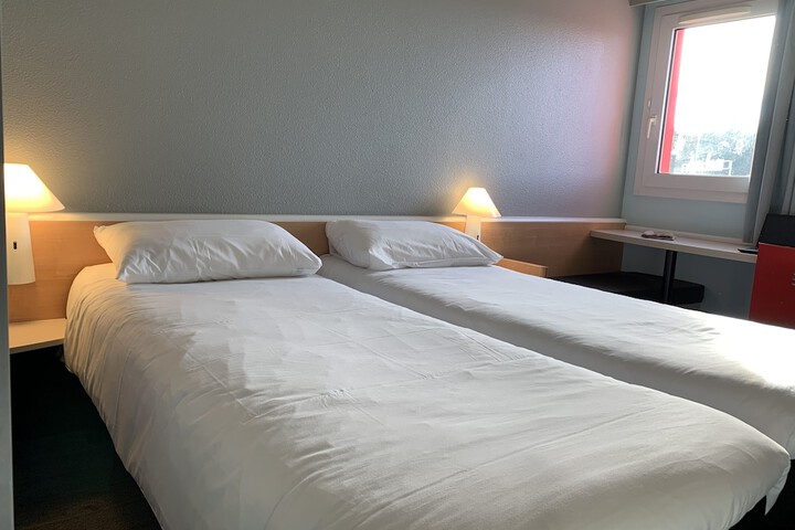 Room 25 of 64