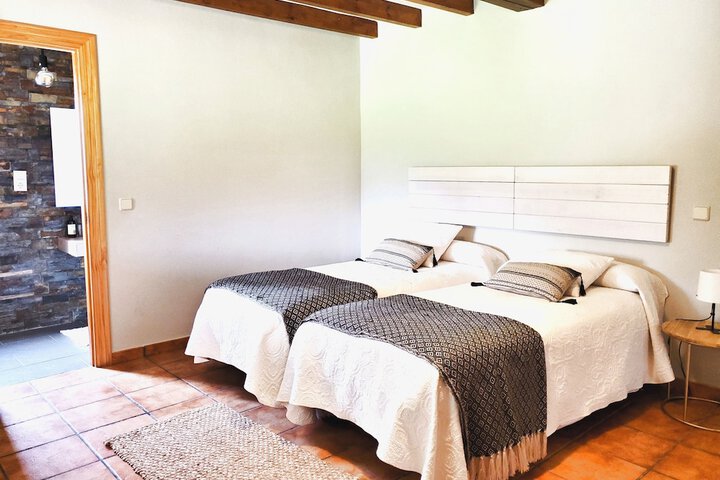 Room 3 of 28