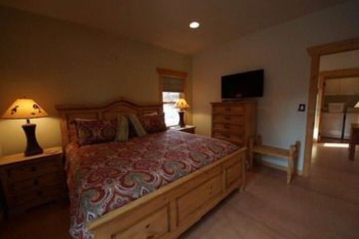 Room 26 of 65