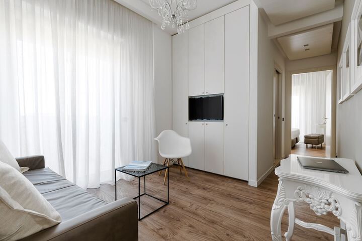 Room 27 of 85