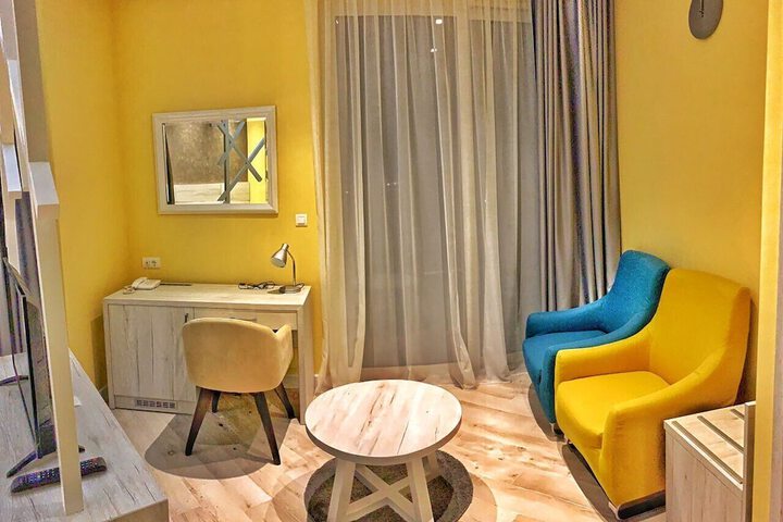 Room 21 of 49