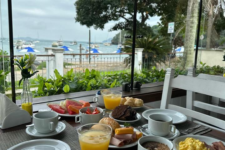 Breakfast/Coffee Service 111 of 221