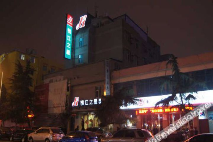 Hotel 6 of 27