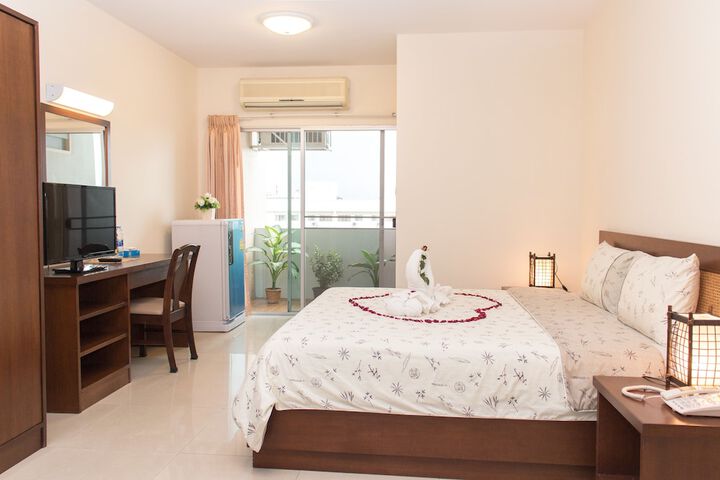 Room 4 of 38