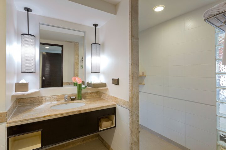 Room 53 of 120