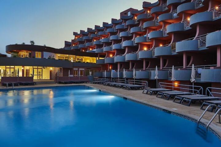 Pool Hotel