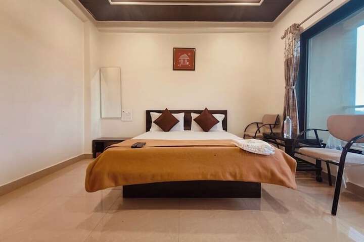 Room 10 of 31