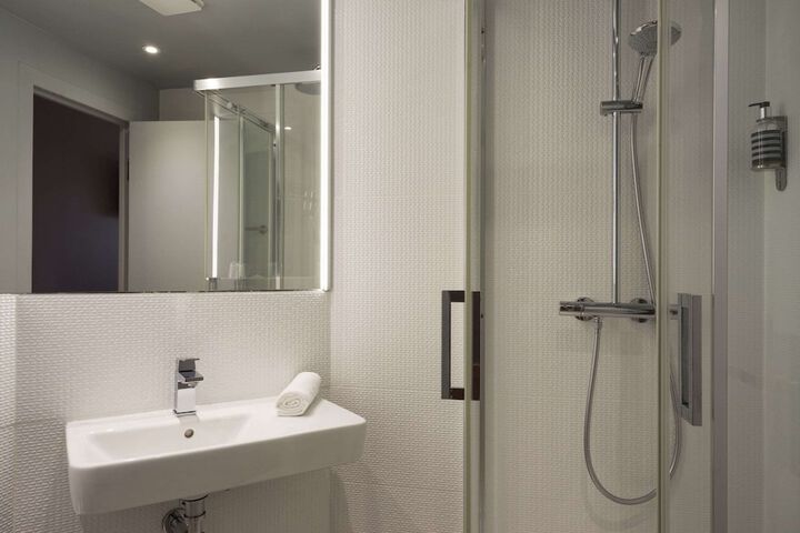 Room 39 of 64
