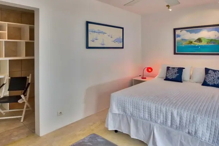Room 2 of 9