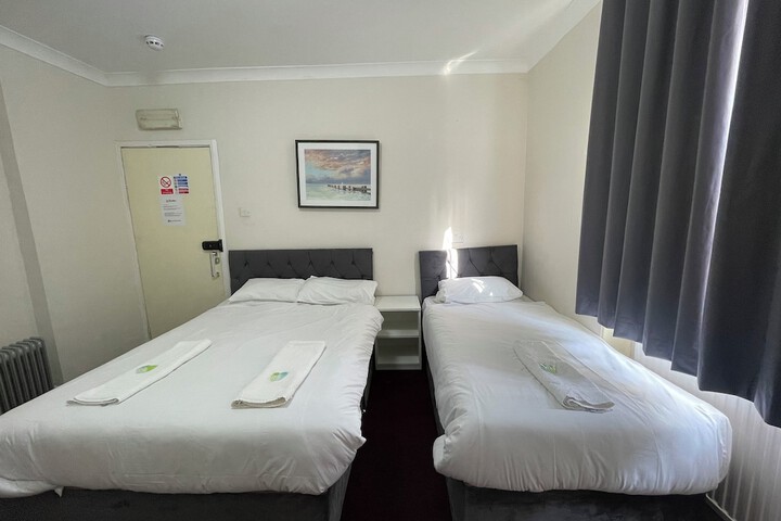 Room 12 of 32