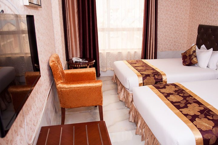 Room 4 of 66