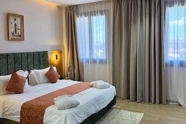 Room 8 of 28