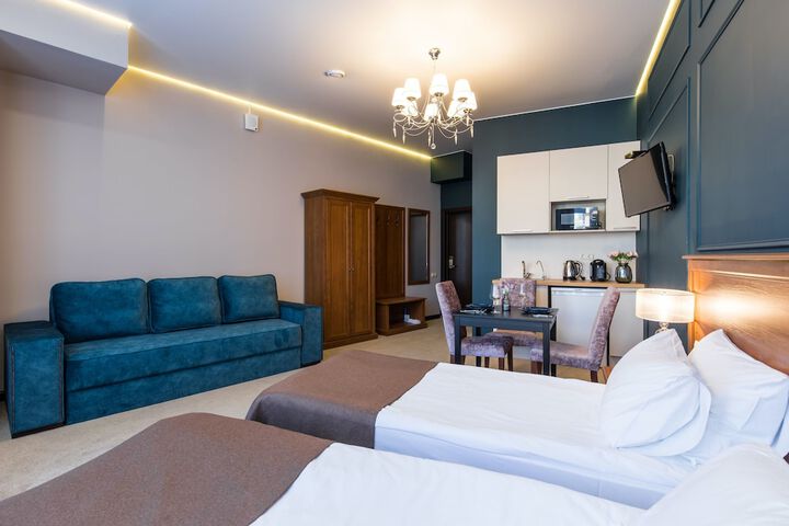 Room 33 of 60