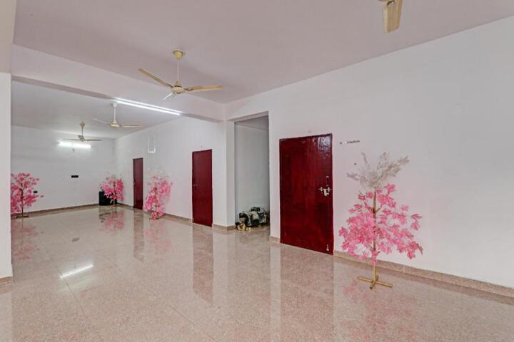 Hotel O Mahadevi Lawn