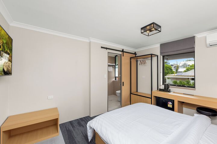 Room 10 of 47