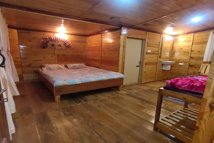 Room 6 of 53