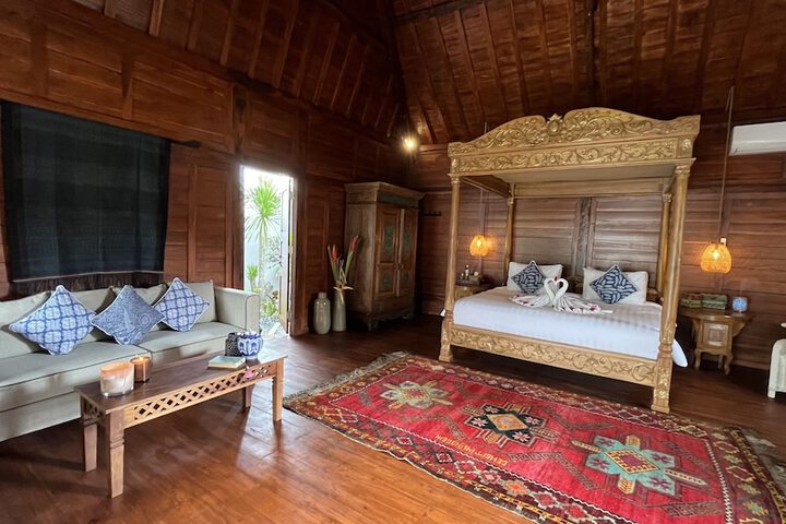 Room 4 of 178