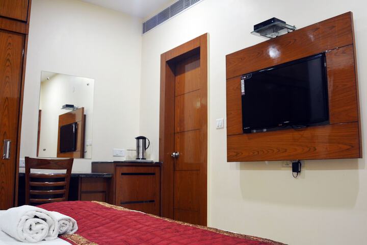 Room 27 of 41