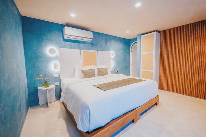 Room 10 of 51