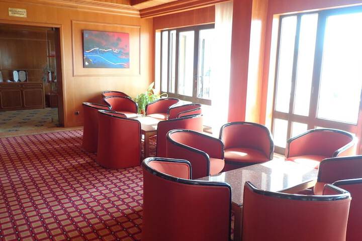 Guest Lobby