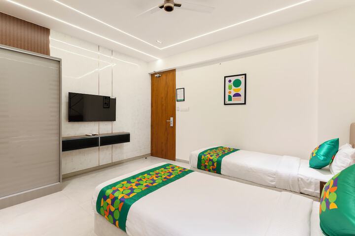 Room 9 of 38