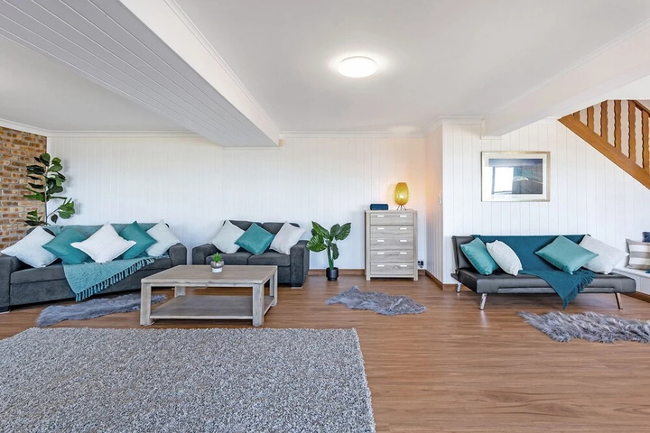 Room 4 of 15