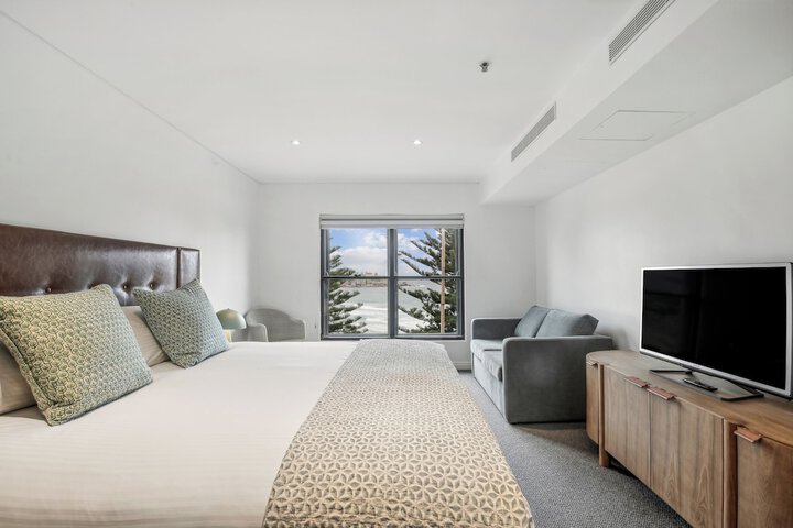 Room 13 of 85