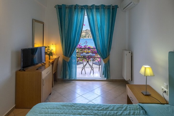 Room 14 of 50