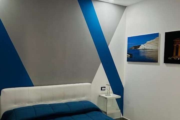 Room 5 of 24