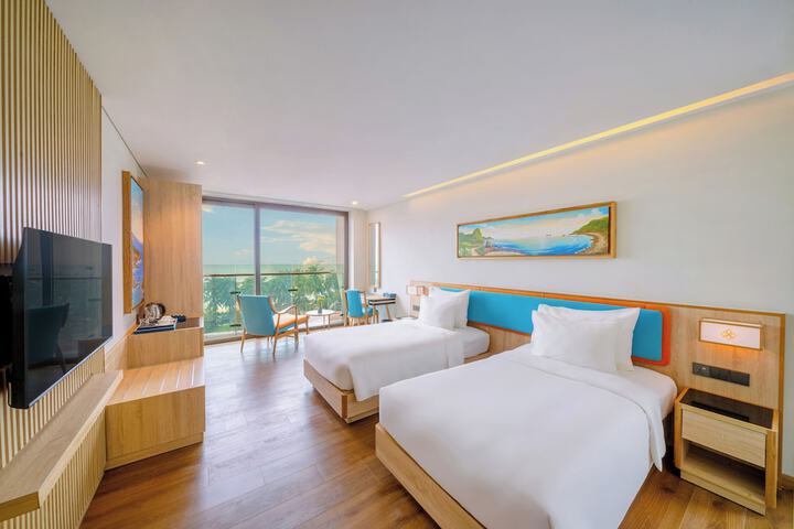Room 14 of 83