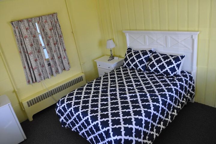 Room 17 of 46