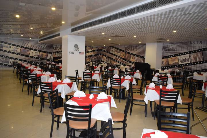 Dining 28 of 60
