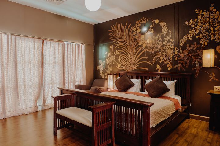 Room 18 of 115