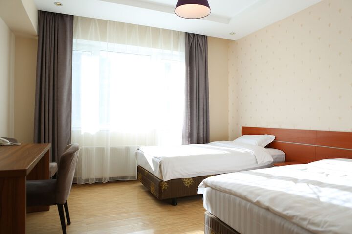 Room 11 of 26