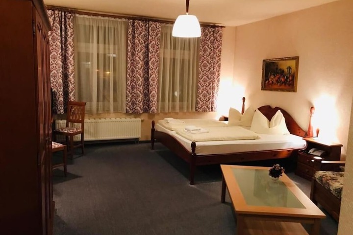 Room 8 of 26