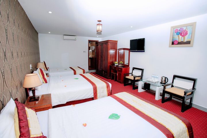 Room 4 of 4