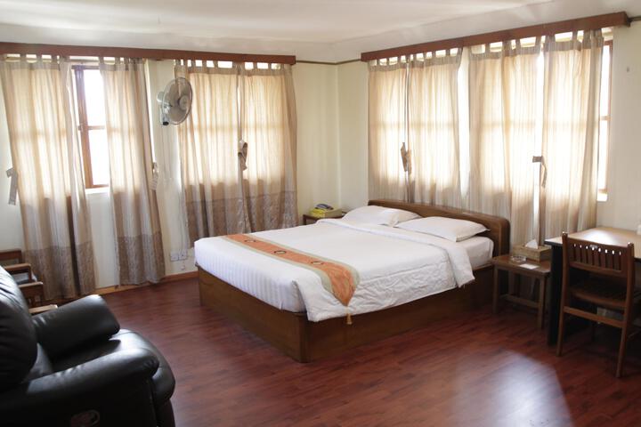 Room 3 of 9