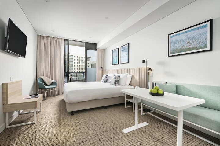 Room 3 of 44