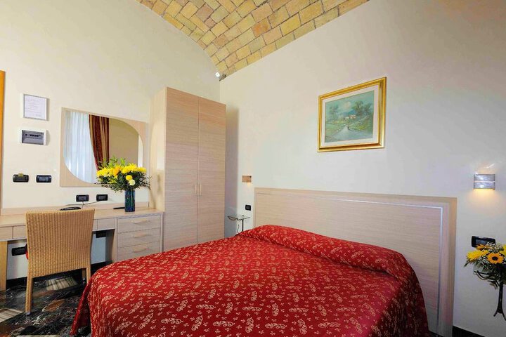 Room 7 of 53