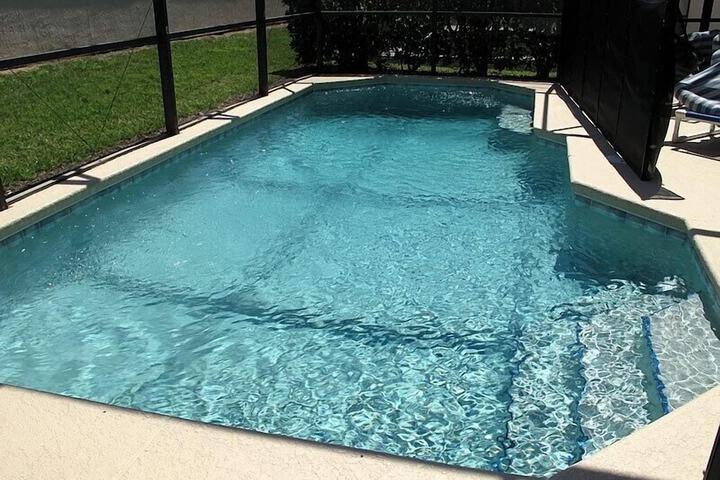 Pool 10 of 29