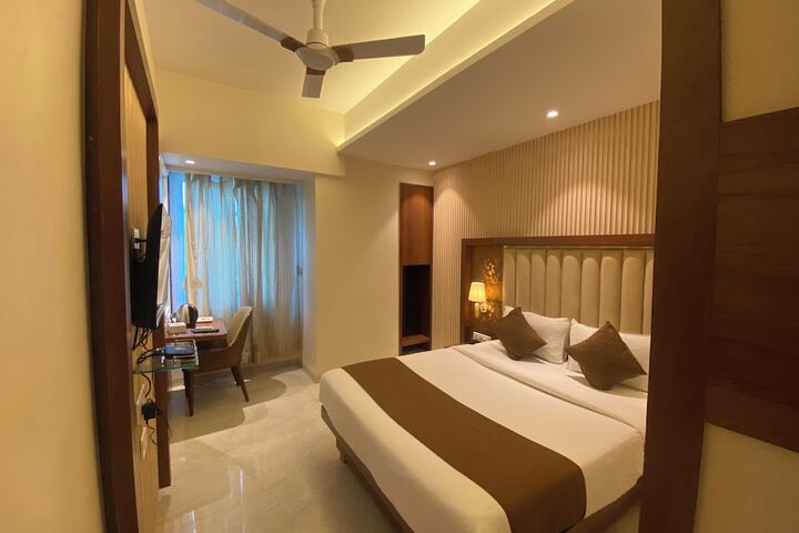 Room 7 of 30