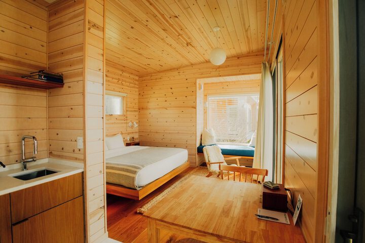 Room 4 of 64