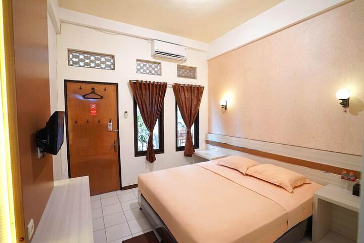 Room 10 of 26