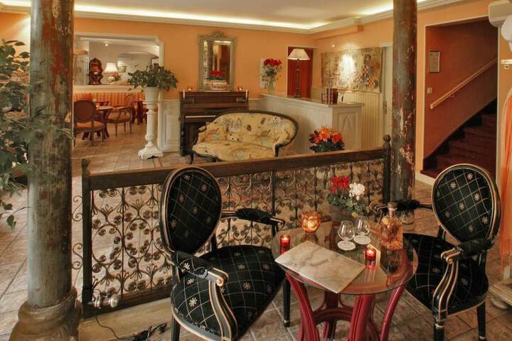 Hotel Interior 4 of 34