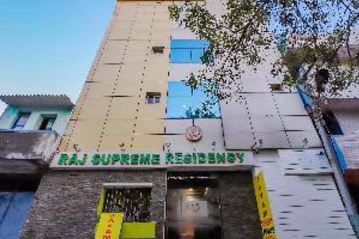 OYO 79400 Supreme Inn Pallavaram
